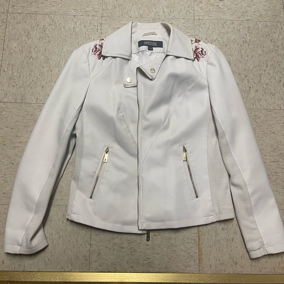 Kenneth Cole Reaction Jackets & Blazers - White Faux Leather Jacket with Floral Embroidery EUC